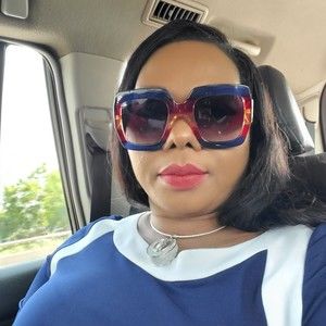 Meet your Posher, Folasade